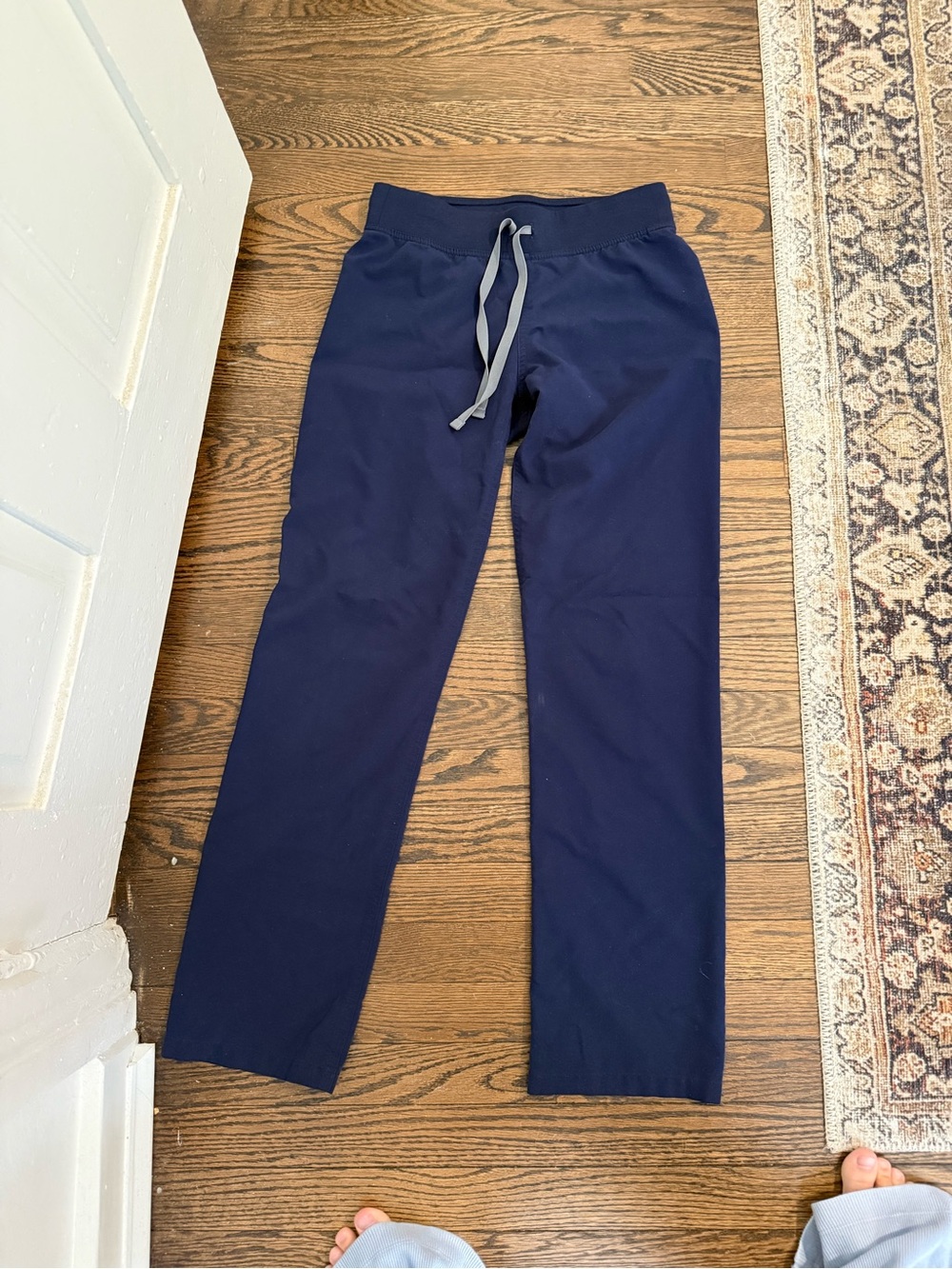 Figs Men's Navy Jogger-Style Sweatpants with Gray Drawstring
